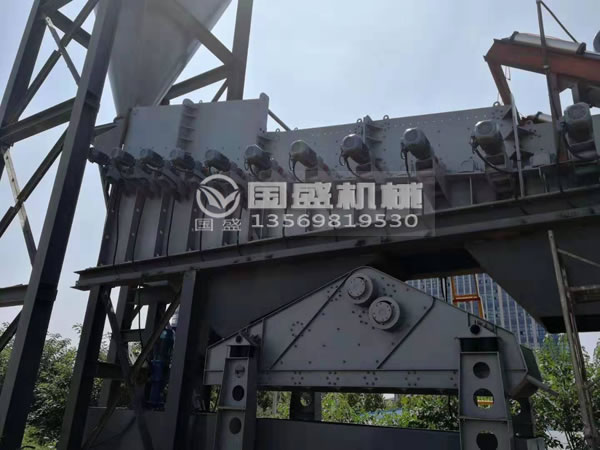 石料場泥石篩離機(jī) 石料場泥石篩離機(jī)